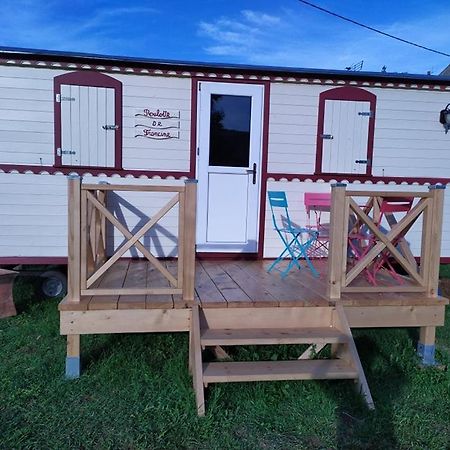 La Roulotte De Francine Casa de hóspedes Chazeuil Exterior foto
