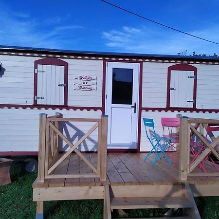 La Roulotte De Francine Casa de hóspedes Chazeuil Exterior foto