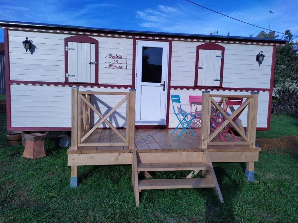 La Roulotte De Francine Casa de hóspedes Chazeuil Exterior foto