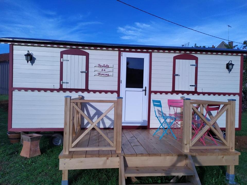 La Roulotte De Francine Casa de hóspedes Chazeuil Exterior foto